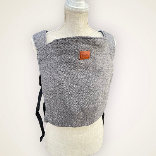 Linen Happy Baby Carrier in Getty - Baby Carrier for Rent - Timber Stitches